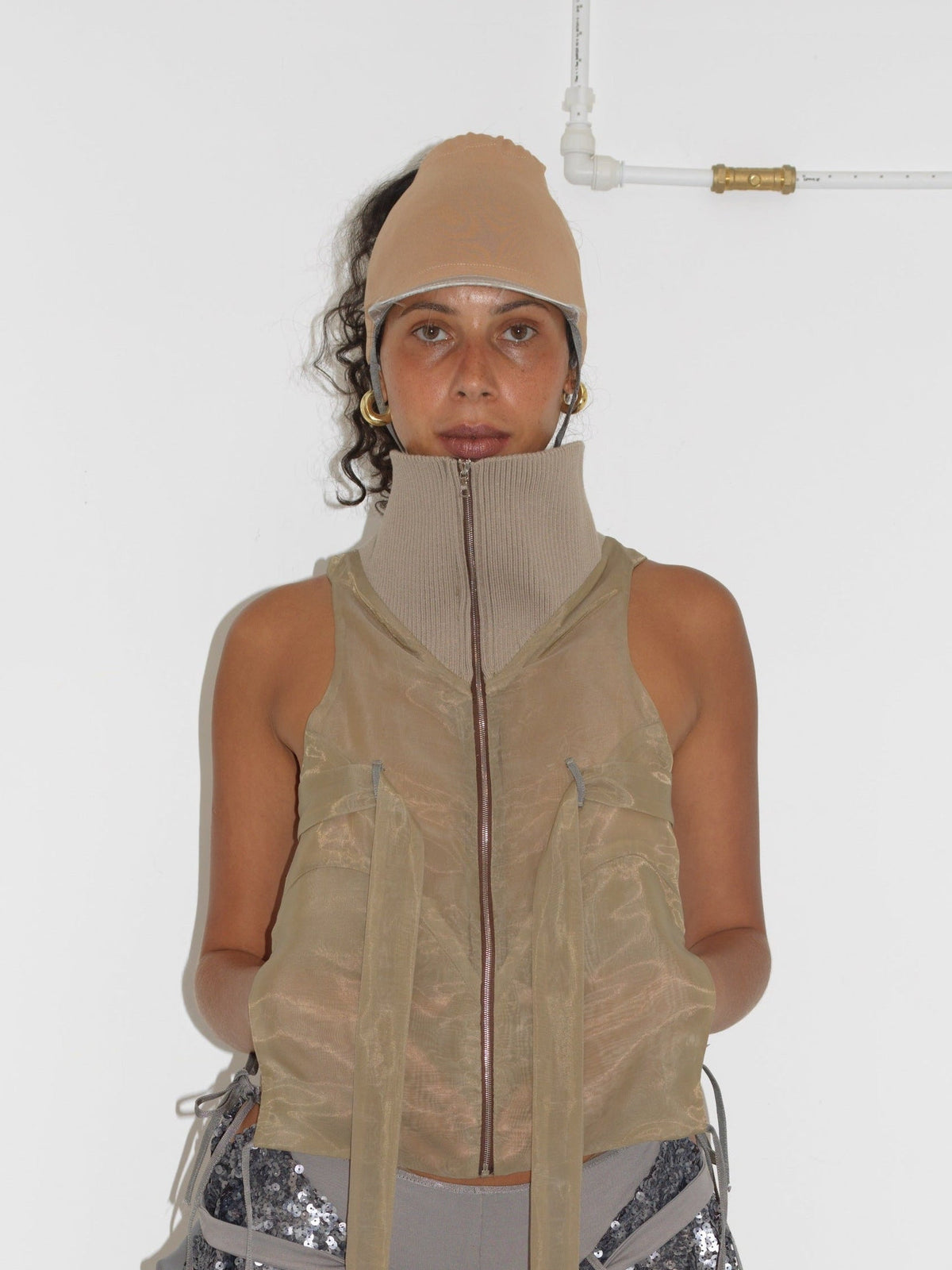 PEAK CAP in camel/silver