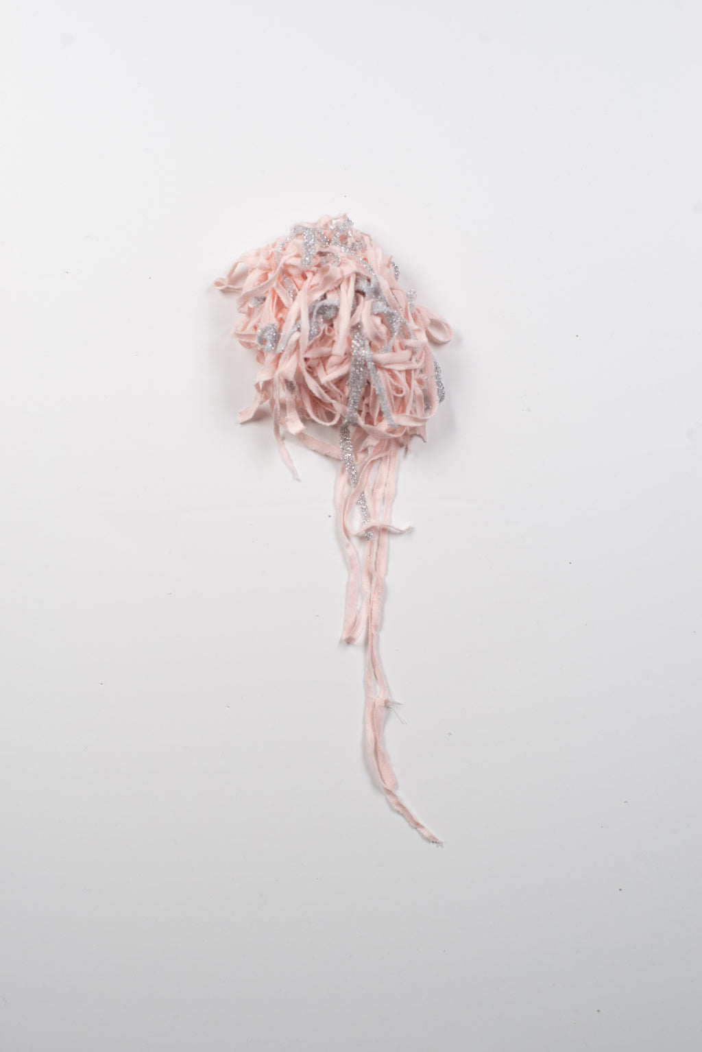 LEFTOVER BROOCH in pale pink/glitter