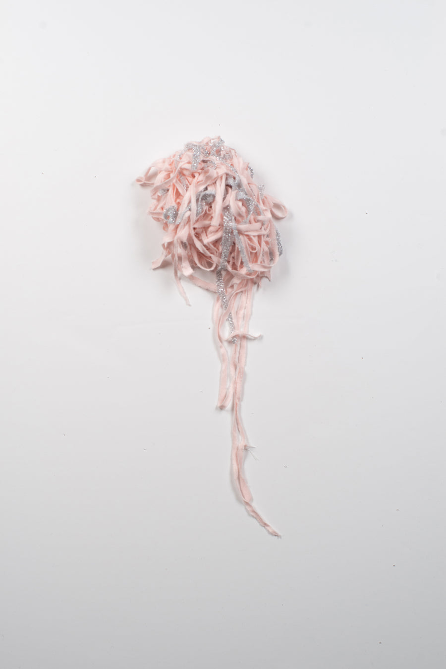 LEFTOVER BROOCH in pale pink/glitter