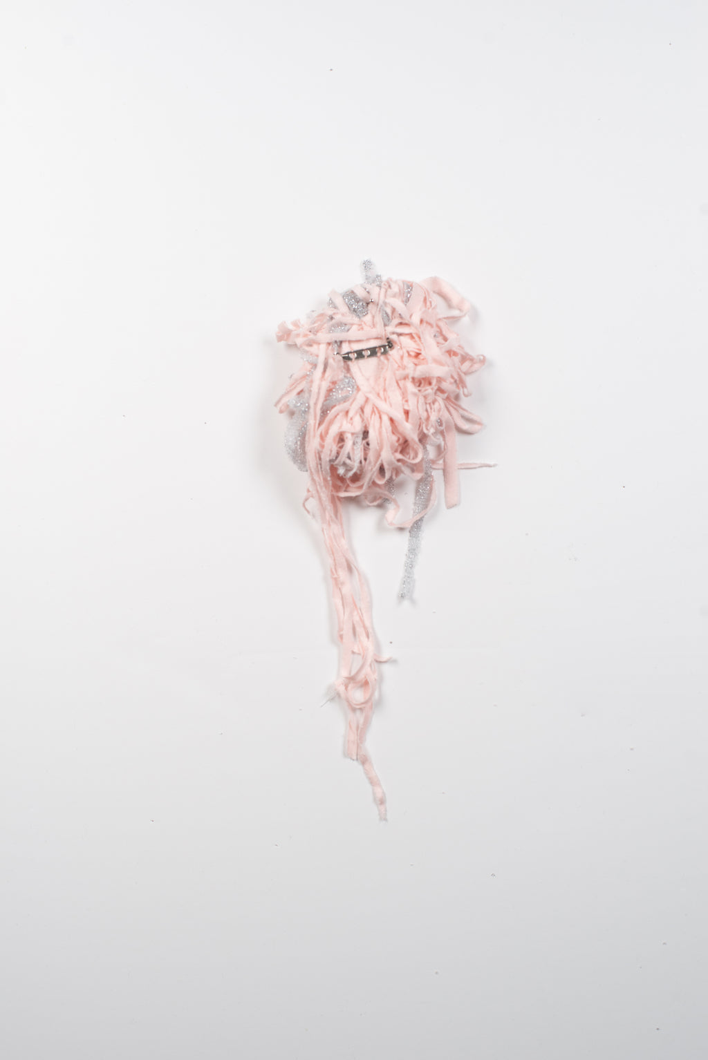 LEFTOVER BROOCH in pale pink/glitter