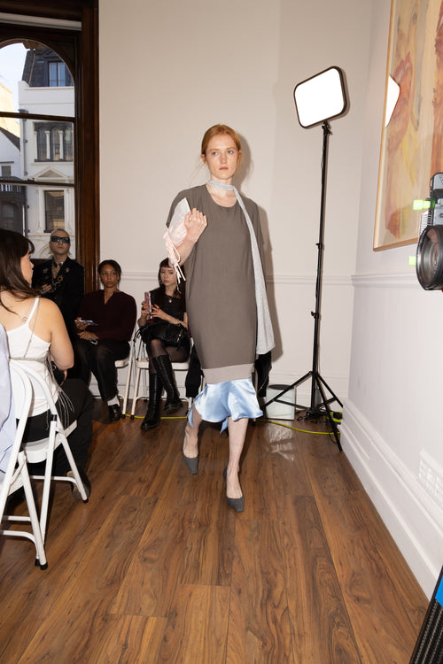 REVERSED APRON SKIRT in silk satine
